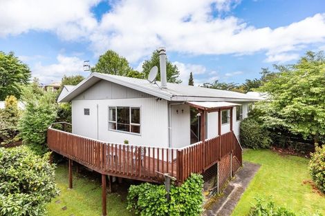 Photo of property in 18 Holland Grove, Richmond Heights, Taupo, 3330