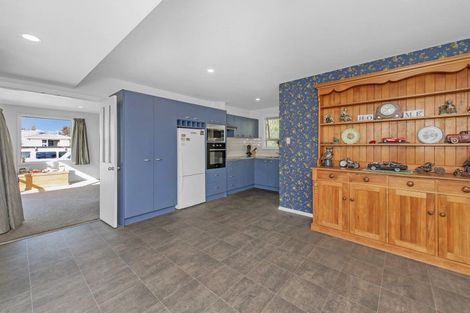 Photo of property in 15 Frensham Crescent, Woolston, Christchurch, 8062