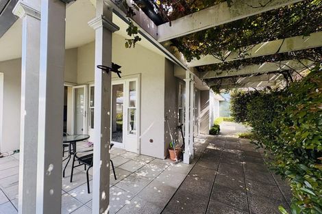Photo of property in 6 Holly Court, Palmerston North, 4410