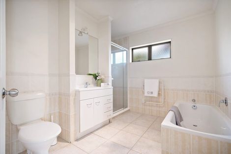 Photo of property in 3a Seacrest Drive, West Harbour, Auckland, 0618