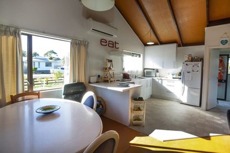 Photo of property in 215a Kiwi Road, Whangamata, 3620