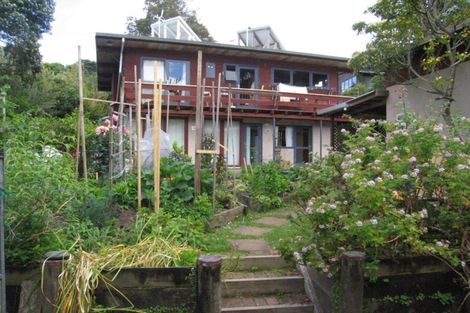 Photo of property in 2 Kauri Point Road, Laingholm, Auckland, 0604