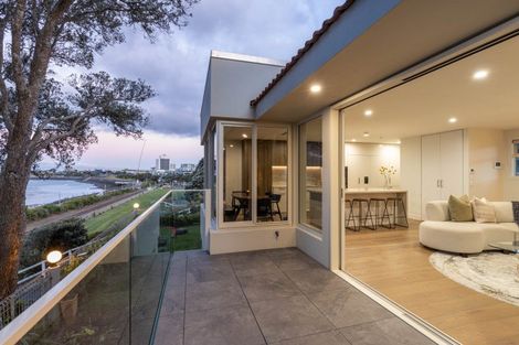 Photo of property in 14/120 Saint Aubyn Street, New Plymouth, 4310