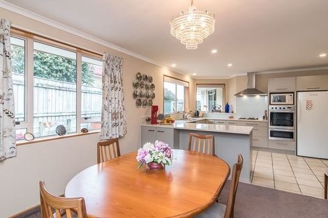 Photo of property in 15 Millennium Hill, Paraparaumu, 5032