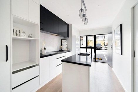 Photo of property in 30 Brandon Road, Glen Eden, Auckland, 0602