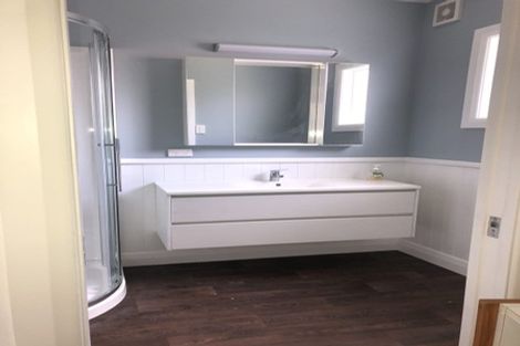 Photo of property in 40 Awaroa Road, Helensville, 0800