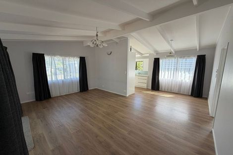 Photo of property in 5 Kearney Place, Massey, Auckland, 0614