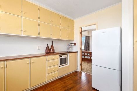 Photo of property in 12 Kinapori Terrace, Newlands, Wellington, 6037