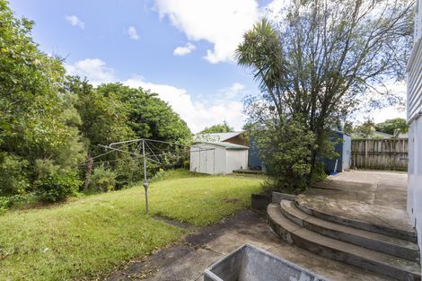 Photo of property in 9 Hutchinson Avenue, New Lynn, Auckland, 0600