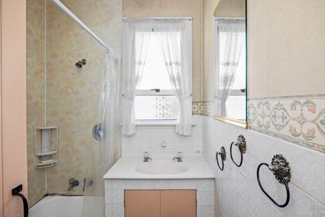 Photo of property in 12 Anzac Avenue, Onekawa, Napier, 4110