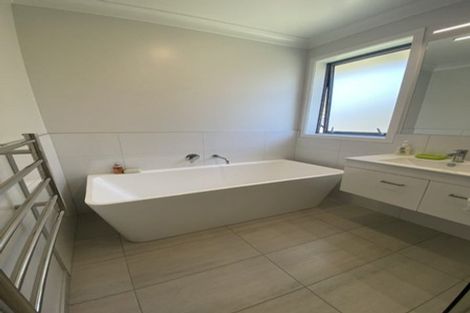 Photo of property in 59 Queen Charlotte Drive, Aotea, Porirua, 5024