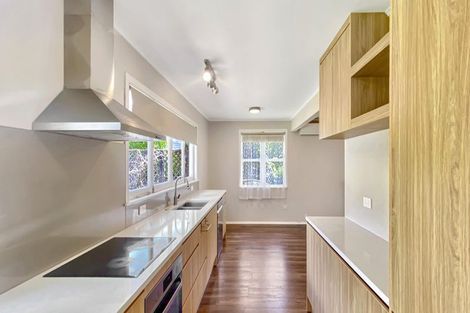 Photo of property in 6 Hughdene Place, Henderson, Auckland, 0610