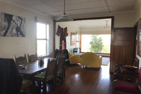 Photo of property in 172 Nevay Road, Karaka Bays, Wellington, 6022