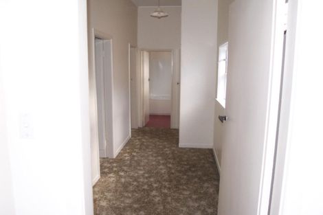 Photo of property in 25 Todman Street, Brooklyn, Wellington, 6021