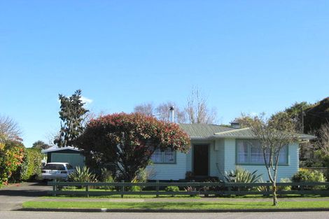 Photo of property in 79 Queenwood Road, Levin, 5510
