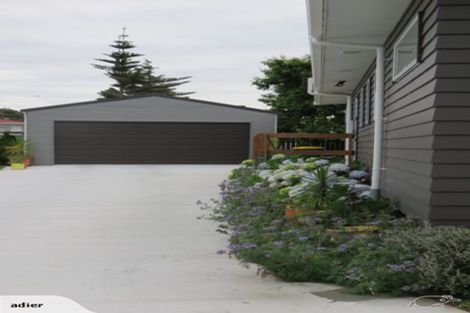 Photo of property in 8 Fuller Close, Levin, 5510