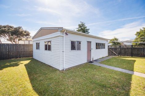 Photo of property in 61 Hillcrest Drive, Kelvin Grove, Palmerston North, 4414