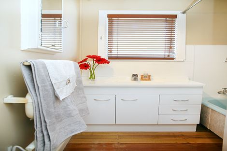 Photo of property in 6 Cliff Road, Papakura, 2110