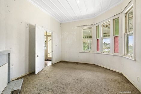 Photo of property in 43 Military Road, Northland, Wellington, 6012