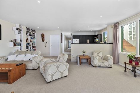 Photo of property in Royal Regal Apartments, 50u2 Cambridge Terrace, Te Aro, Wellington, 6011