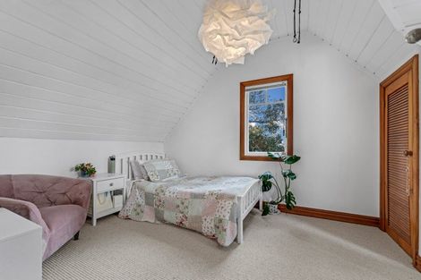 Photo of property in 31b William Bond Street, Stanley Point, Auckland, 0624