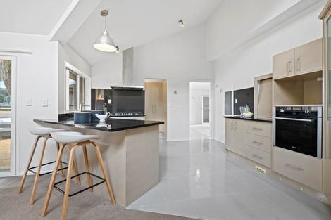 Photo of property in 14 Kinleith Way, Albany, Auckland, 0632