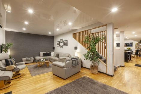 Photo of property in 101 Kakariki Grove, Waikanae, 5036