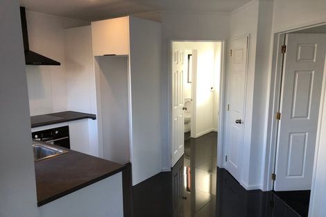 Photo of property in 1 Ryden Place, Glen Eden, Auckland, 0602