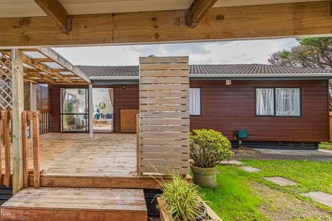 Photo of property in 2/109 Don Buck Road, Massey, Auckland, 0614