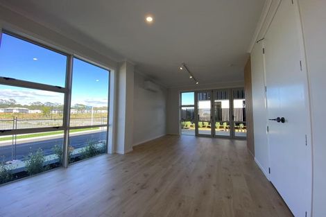 Photo of property in 7/664 Swanson Road, Swanson, Auckland, 0612