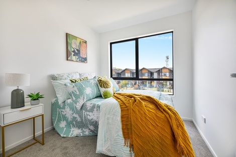 Photo of property in 73 Papatupu Way, Kumeu, 0810