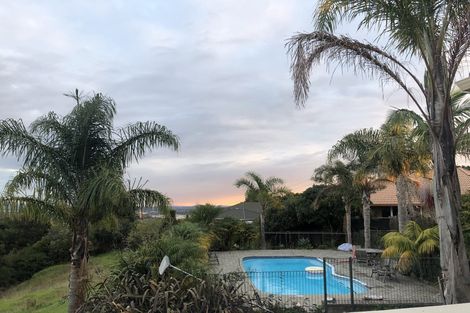 Photo of property in 239 Hill Road, The Gardens, Auckland, 2105
