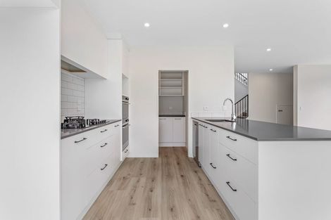 Photo of property in 20 Port Way, Rosehill, 2113