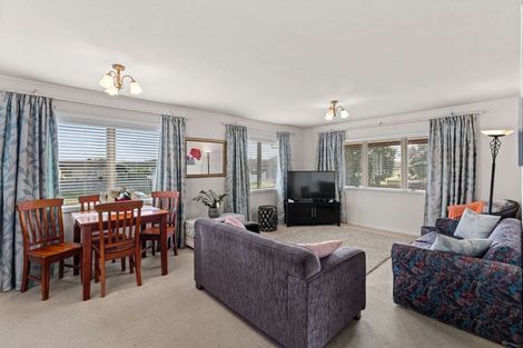 Photo of property in 22 Norfolk Rise, Waiuku, 2123