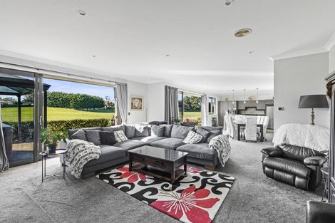 Photo of property in 10 Hanalin Drive, Marton, 4710