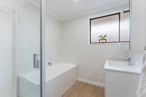 Photo of property in 41b Andrew Street, Waikanae, 5036