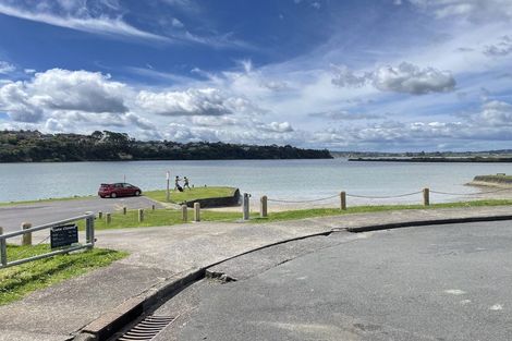 Photo of property in 4 Chapman Road, Te Atatu Peninsula, Auckland, 0610