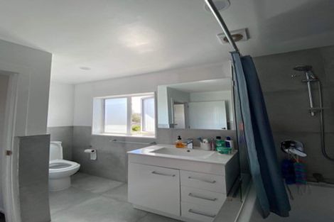 Photo of property in 9 Humphrey Kemp Avenue, Henderson, Auckland, 0612