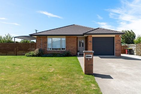 Photo of property in 6 Madison Street, Carterton, 5713