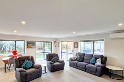 Photo of property in 20 Snappers Lane, Foxton Beach, Foxton, 4815