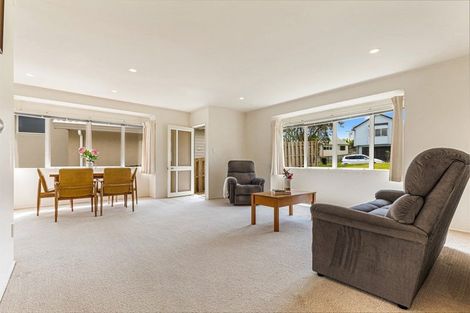 Photo of property in 2/9 Mably Court, Stanmore Bay, Whangaparaoa, 0932