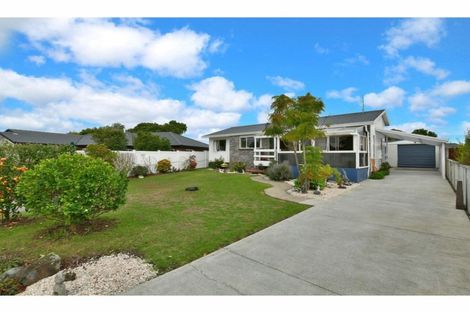 Photo of property in 14 Nickell Place, Orewa, 0931