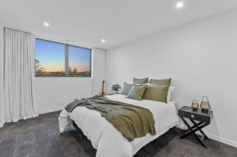 Photo of property in 17a Roland Road, Greenhithe, Auckland, 0632