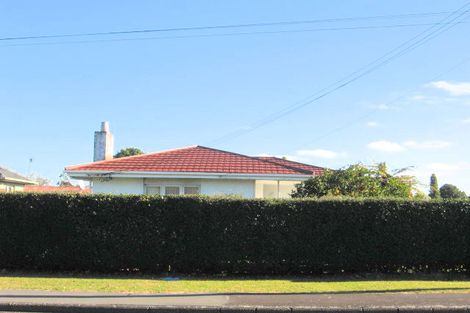 Photo of property in 2/5 Cameron Street, Papakura, 2110