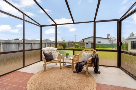 Photo of property in 32 Mary Street, Winton, 9720