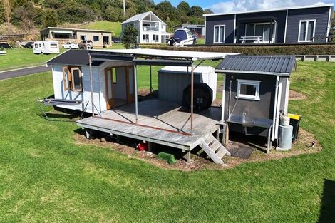 Photo of property in 1 Dawson Place, Cooks Beach, 3591