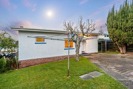 Photo of property in 2/48 Churchill Road, Murrays Bay, Auckland, 0630