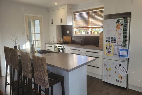Photo of property in 2 Gifford Place, Utuhina, Rotorua, 3015