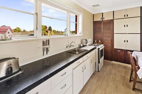 Photo of property in 27 Graham Street, Levin, 5510