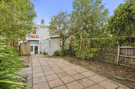 Photo of property in 44 Heriot Row, Dunedin Central, Dunedin, 9016